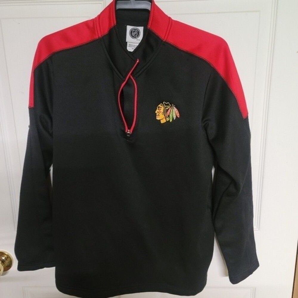 ~Mens black and red Chicago Blackhawks quarter Zip Up Sweatshirt - size M
